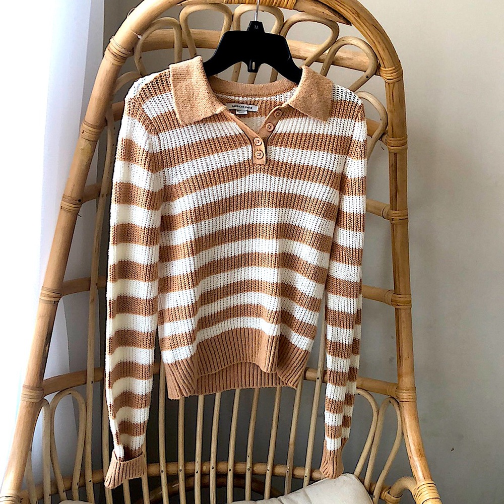 Light brown American eagle shirt in a XS